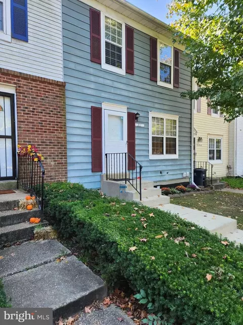 811 Saint Michaels Dr, Bowie, MD 20721