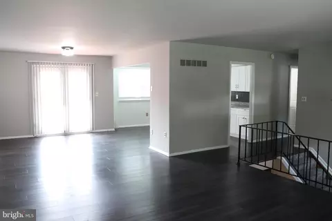 6612 Magnolia Ter, Lanham, MD 20706 photo 3