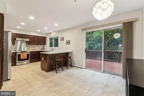 9212 Vanfleet Ct, Laurel, MD 20708 photo 18