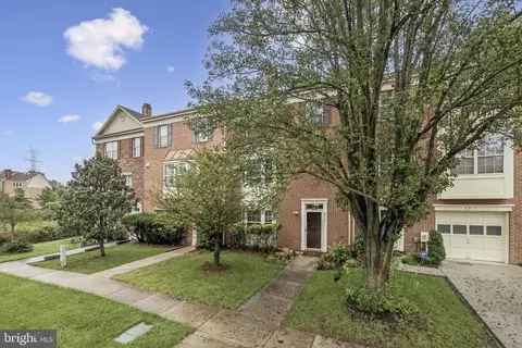 9212 Vanfleet Ct, Laurel, MD 20708 photo 2