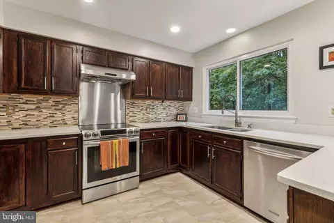 9212 Vanfleet Ct, Laurel, MD 20708 photo 22