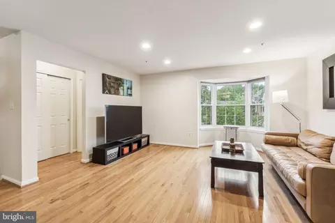 9212 Vanfleet Ct, Laurel, MD 20708 photo 14