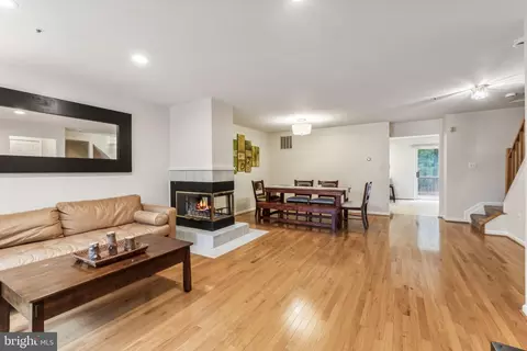 9212 Vanfleet Ct, Laurel, MD 20708 photo 17