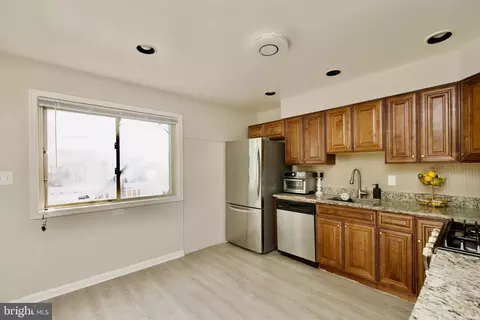 Kitchen - 7011 96th Pl, Lanham, MD 20706 photo 4 of 6