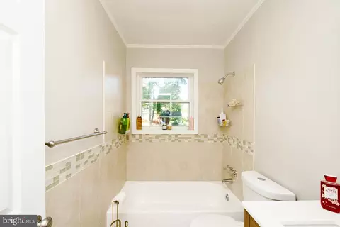 Bath - 7011 96th Pl, Lanham, MD 20706 photo 1 of 2