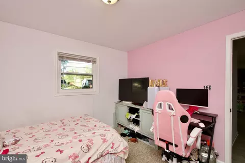Bedroom - 7011 96th Pl, Lanham, MD 20706 photo 6 of 10