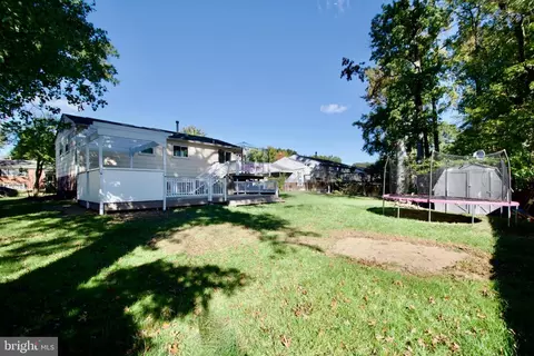 Exterior - 7011 96th Pl, Lanham, MD 20706 photo 7 of 8