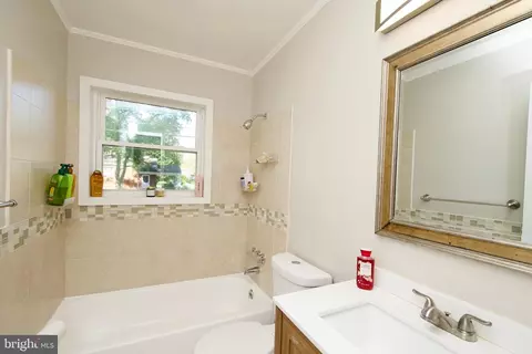 Bath - 7011 96th Pl, Lanham, MD 20706 photo 2 of 2