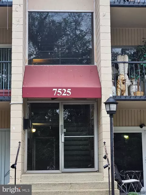7525 Riverdale Rd #1811, Hyattsville, MD 20784