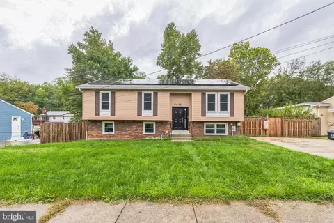 8631 Irvin Ave, Lanham, MD 20706
