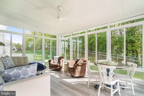 1303 Dania Dr, Fort Washington, MD 20744