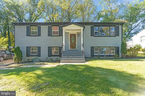 2809 Lumar Dr, Fort Washington, MD 20744