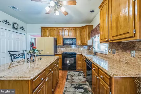 10417 Foxlake Dr, Bowie, MD 20721 photo 7