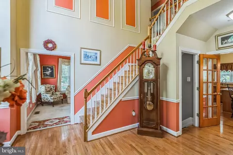 10417 Foxlake Dr, Bowie, MD 20721 photo 2