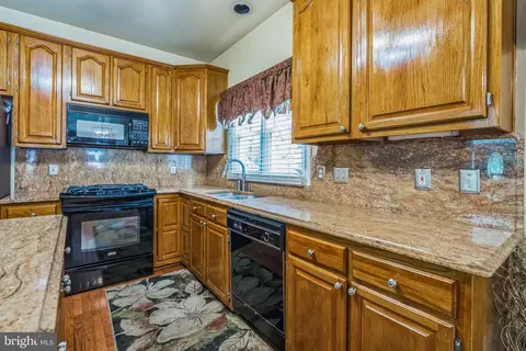 10417 Foxlake Dr, Bowie, MD 20721 photo 8