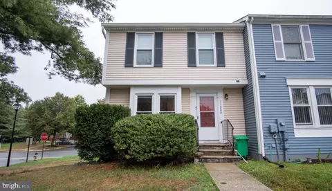 11200 Westport Dr, Bowie, MD 20720