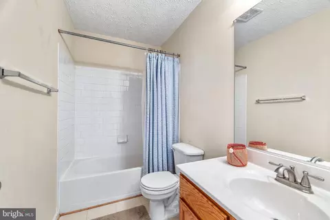 Bath - 3700 Elmcrest Ln, Bowie, MD 20716 photo 1 of 2