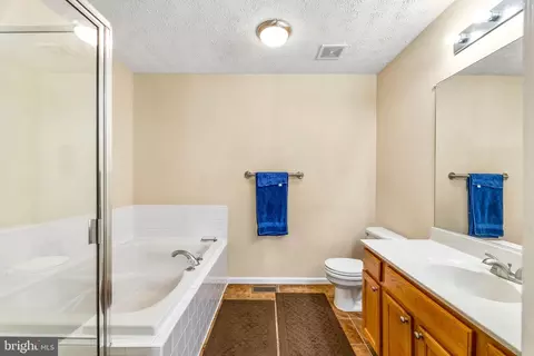 Bath - 3700 Elmcrest Ln, Bowie, MD 20716 photo 2 of 2
