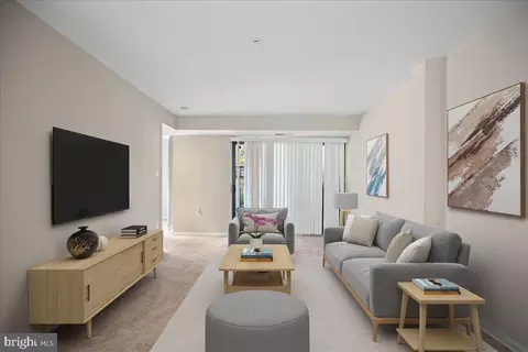 7806 Hanover Pkwy #104, Greenbelt, MD 20770