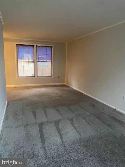 Living - 8301 Heatherwick Dr, Brandywine, MD 20613 photo 11 of 20