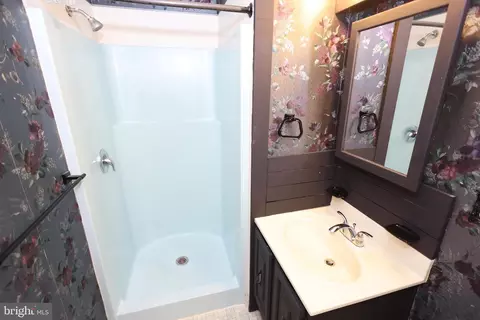 Bath - 8301 Heatherwick Dr, Brandywine, MD 20613 photo 3 of 7