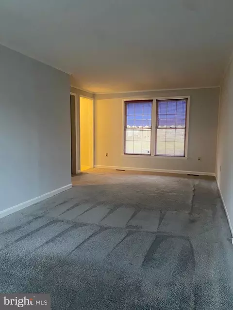 Living - 8301 Heatherwick Dr, Brandywine, MD 20613 photo 8 of 20