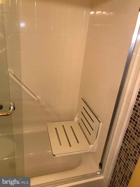 Bath - 8301 Heatherwick Dr, Brandywine, MD 20613 photo 6 of 7