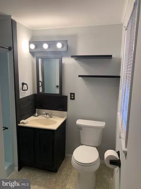 Bath - 8301 Heatherwick Dr, Brandywine, MD 20613 photo 1 of 7