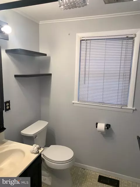 Bath - 8301 Heatherwick Dr, Brandywine, MD 20613 photo 2 of 7