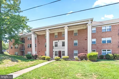 9808 47th Pl #303, College Park, MD 20740