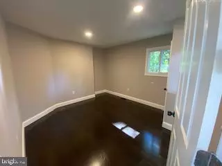 Entry Way - 9321 Lanham Severn Rd, Lanham, MD 20706 photo 8 of 24