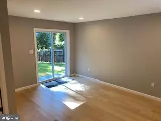 Entry Way - 9321 Lanham Severn Rd, Lanham, MD 20706 photo 17 of 24