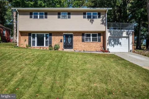 9210 Sheridan St, Lanham, MD 20706