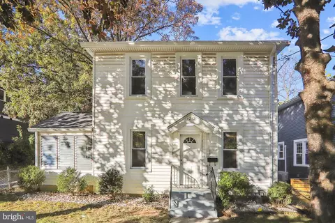 4212 29th St, Mount Rainier, MD 20712