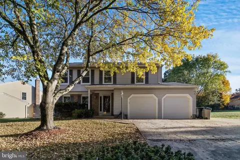 910 Cypress Point Cir, Bowie, MD 20721 photo 2