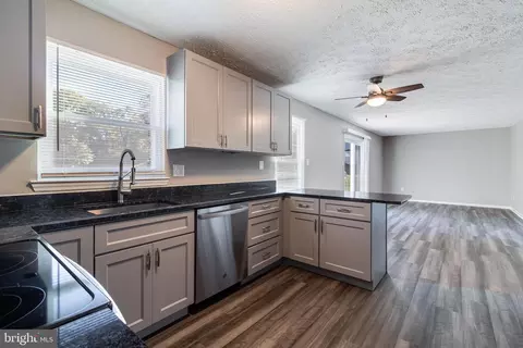 910 Cypress Point Cir, Bowie, MD 20721 photo 12