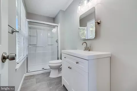 910 Cypress Point Cir, Bowie, MD 20721 photo 27