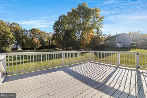 910 Cypress Point Cir, Bowie, MD 20721 photo 42