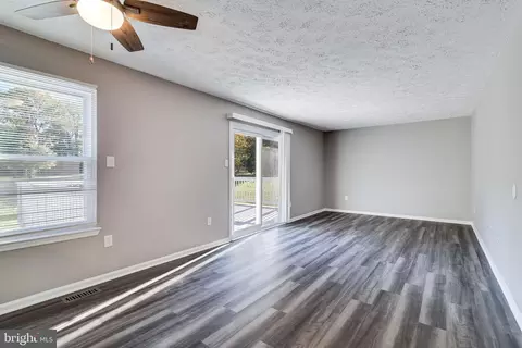 910 Cypress Point Cir, Bowie, MD 20721 photo 19