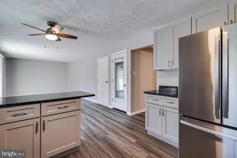 910 Cypress Point Cir, Bowie, MD 20721 photo 13