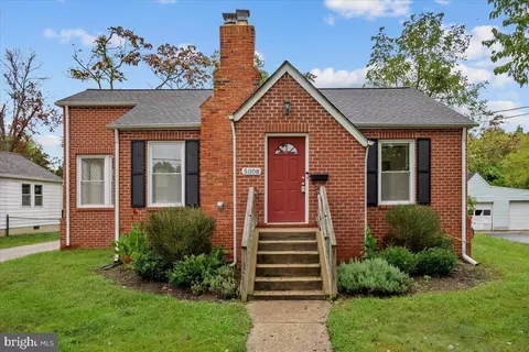 5008 Pierce Ave, College Park, MD 20740