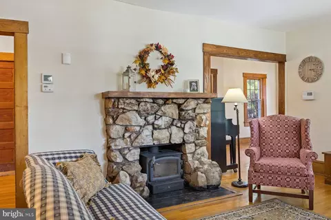 327 Carroll Ave, Laurel, MD 20707 photo 9