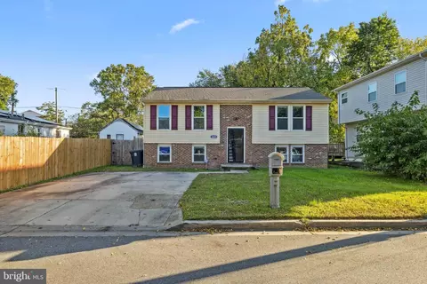 5817 Junipertree Ln, Capitol Heights, MD 20743