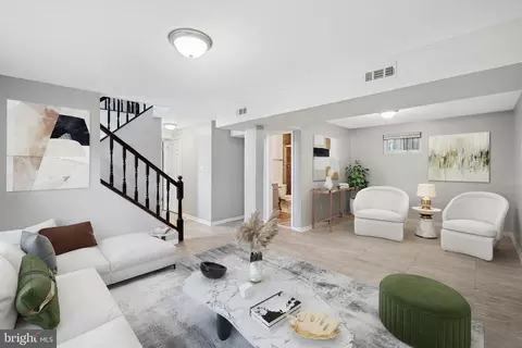 Entry Way - 5817 Junipertree Ln, Capitol Heights, MD 20743 photo 2 of 3