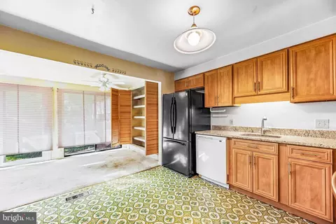 Kitchen - 16011 Bald Eagle School Rd, Brandywine, MD 20613 photo 4 of 4