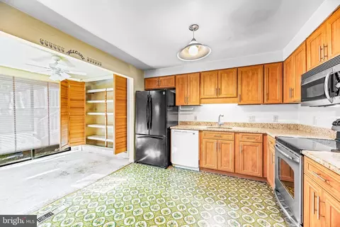 Kitchen - 16011 Bald Eagle School Rd, Brandywine, MD 20613 photo 3 of 4