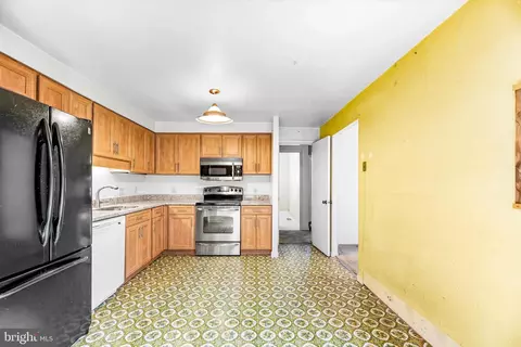 Kitchen - 16011 Bald Eagle School Rd, Brandywine, MD 20613 photo 2 of 4