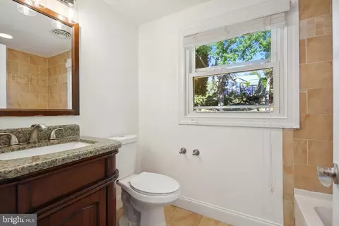 Bath - 12808 Beechtree Ln, Bowie, MD 20715 photo 3 of 4