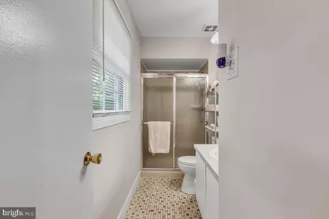 Bath - 12405 Silverbirch Ln, Laurel, MD 20708 photo 2 of 4