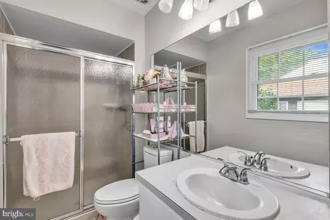 Bath - 12405 Silverbirch Ln, Laurel, MD 20708 photo 3 of 4